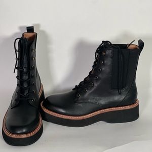 Nearly new Madewell The Helen Platform Chelsea Boot in Leather size 7.